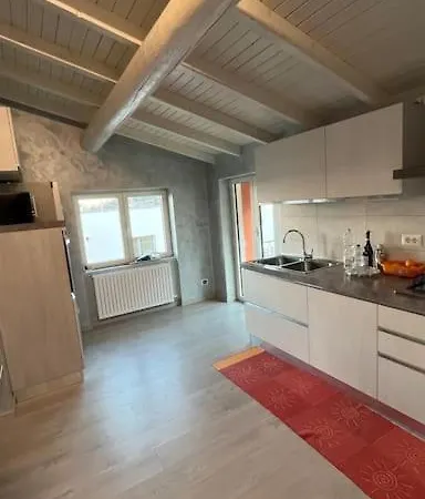Casa Con Terrazzo A Colico Ferienhaus *