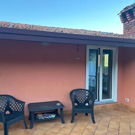 Casa Con Terrazzo A Colico * Carriola