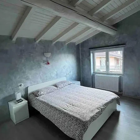 Casa Con Terrazzo A Colico Carriola