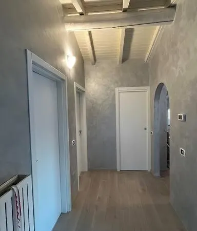 Casa Con Terrazzo A Colico Holiday home