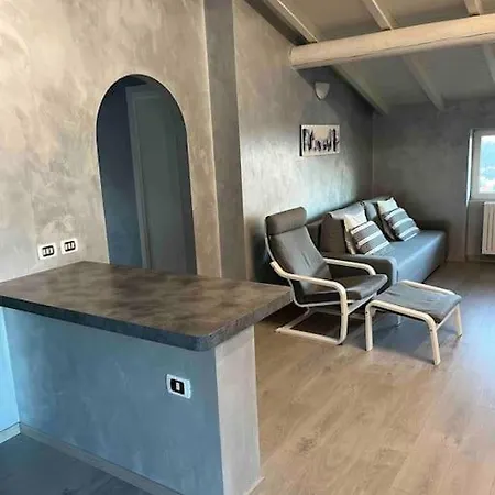 Casa Con Terrazzo A Colico * Carriola