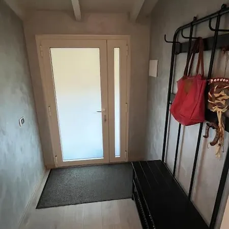 Casa Con Terrazzo A Colico * Carriola